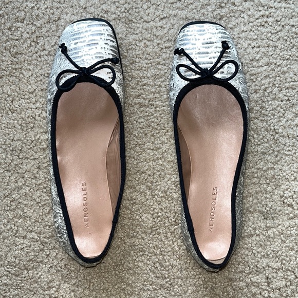 NWOT White Black Snake Aerosoles, size 8, faux leather - Picture 3 of 6